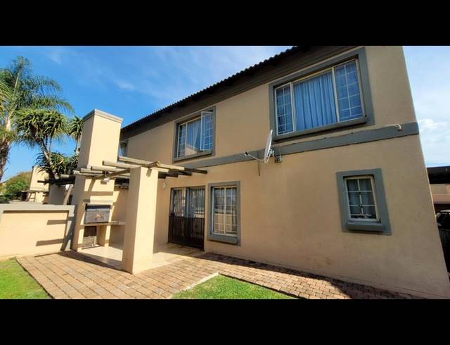 3 BEDROOM TOWNHOUSE FOR SALE IN ANNLIN